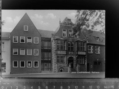 30046309 - 2942 Jever Town Hall