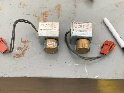 Emerson Solenoid Valve 208-240V-AC 1/8IN NPT P/N 202CB1/8B 5/32V (Lot of 2)