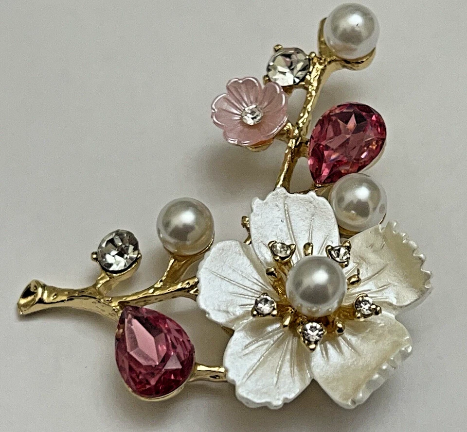 Pink Flower Crystal Brooch Pin Glass Clear Rhinestone White Flowers Daisy Rose - Image 3 of 4