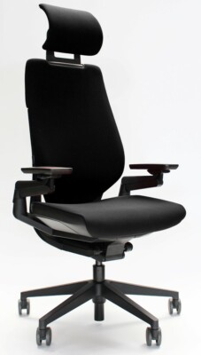 Steelcase Gesture Black Aktion mit Kopfstütze