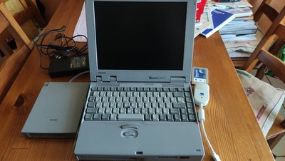 Toshiba Tecra 510CDT+Enhanced Port Replicator II+Disketten Laufwerk und mehr