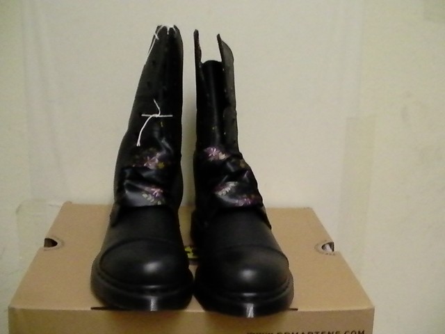 dr martens ladies boots size 5