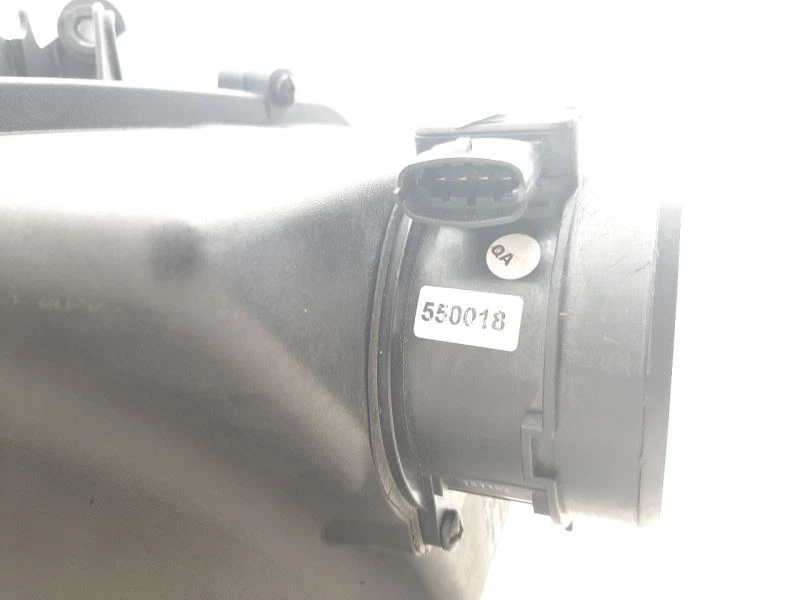 Caixa de purificador de ar 4.6L 2005-2010 Cadillac STS OEM 15147457 - Imagem 3 de 4