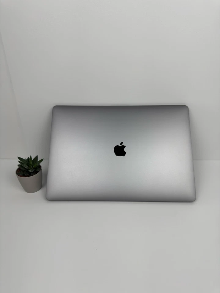 Apple MacBook Pro Retina TouchBar 16“ Core i7-9750H / 512GB SSD / 32GB QWERTY