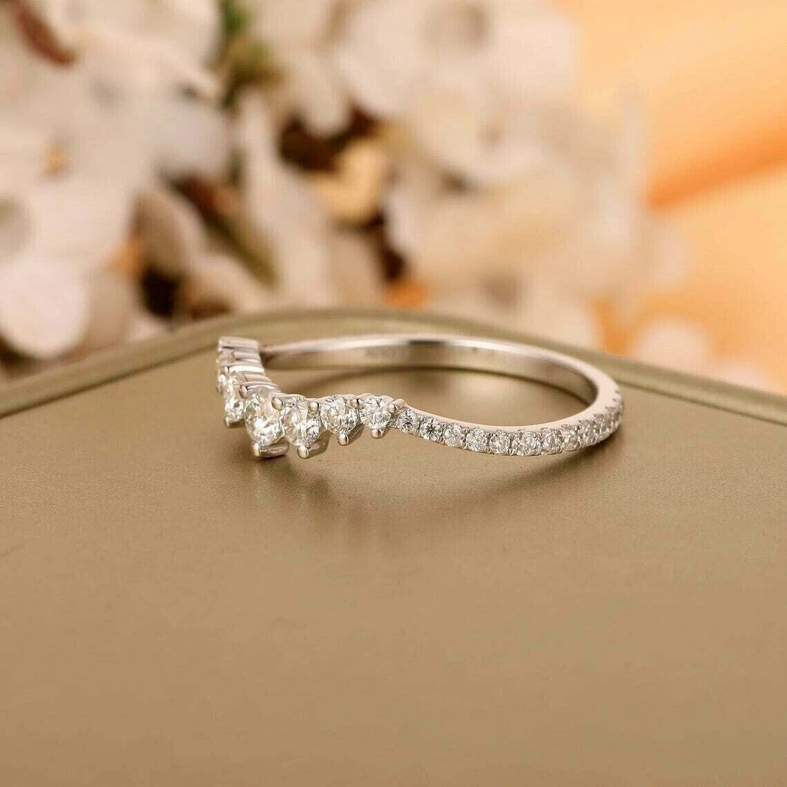 Curved wedding shop band gold