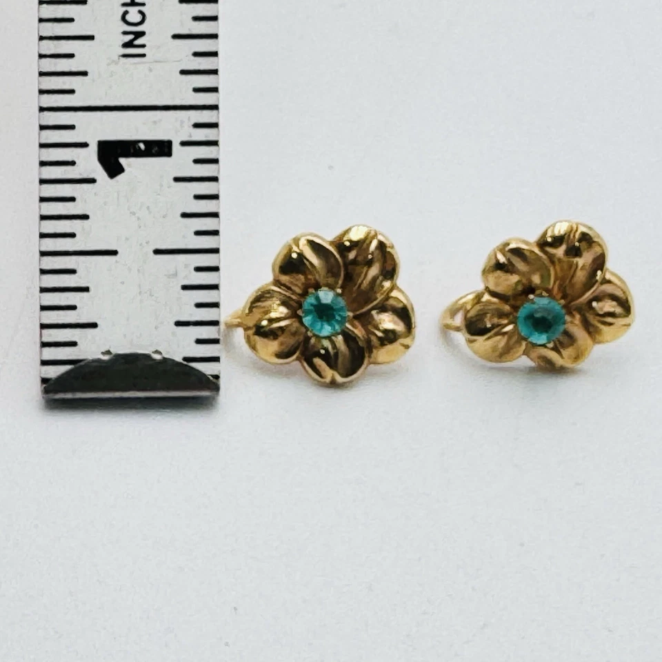 Vintage BDA 10K Yellow Gold Floral Screw Back Earrings Emerald Stones 2.2g RARE - Image 2 of 4