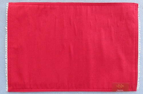 Set of SIX Lenox Holiday Red Cloth with White Fringe Placemats NEW - Picture 6 of 7