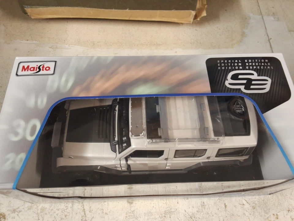 SUV 4x4 Maisto Jeep Rescue Concept escala 18 blanco edición especial nuevo en caja  Foto 3 de 3