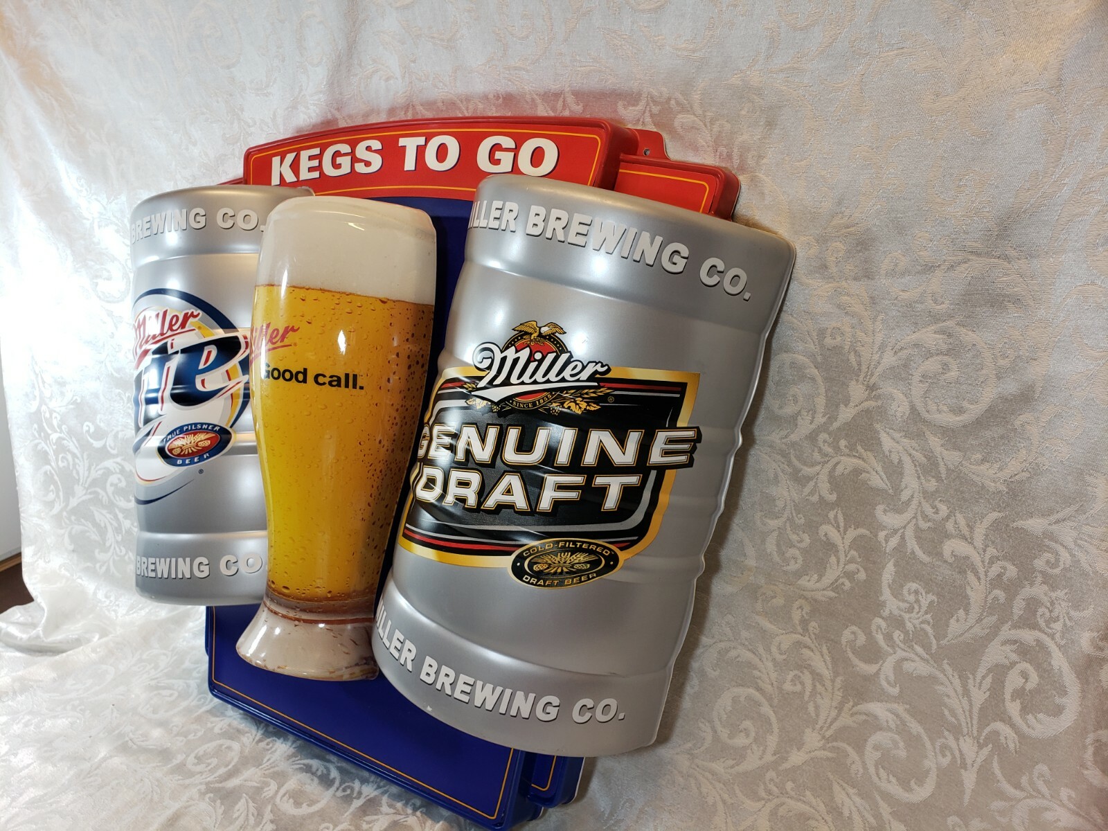 Miller 3D Beer Sign Miller Lite & Genuine Draft Kegs to Go Bar, Man