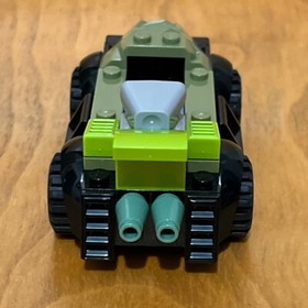 LEGO 10669 Juniors Teenage Mutant Ninja Turtles TURTLE Lair Parts & Pieces Lot