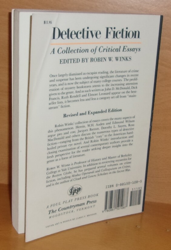 希少　DETECTIVE FICTION - ROBIN W. WINKS Robin Winks DETECTIVE FICTION: Essays First Revised and Enlarged