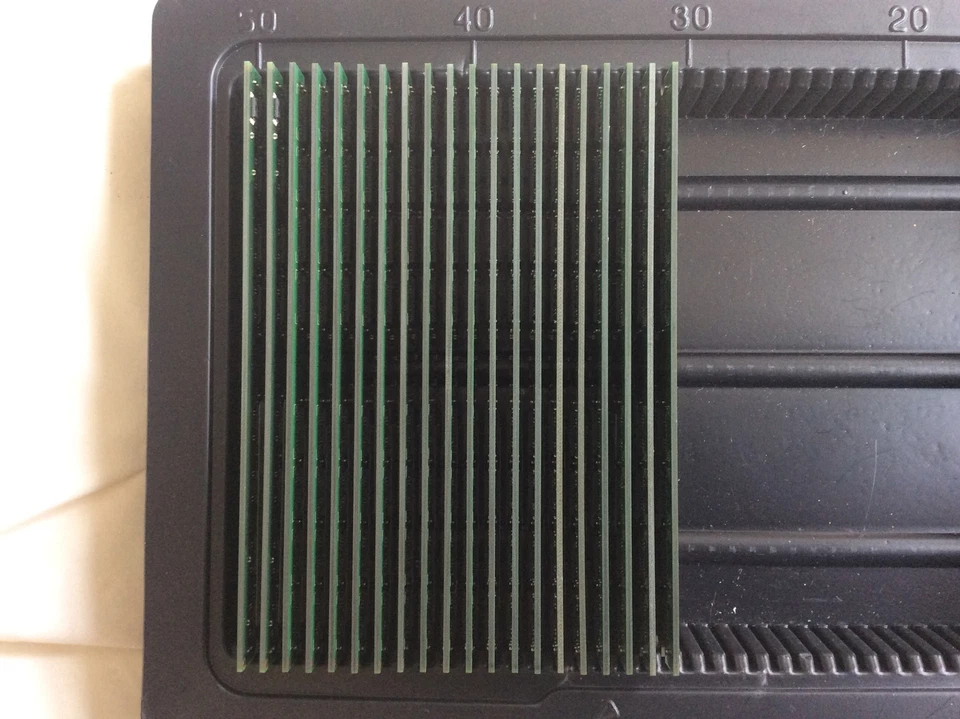 Hynix PX976AA-HY 10 X 1GB 2Rx8 PC2-5300U 555-12 - Image 3 of 3