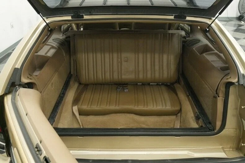 1996 Roadmaster Third-Row Seating