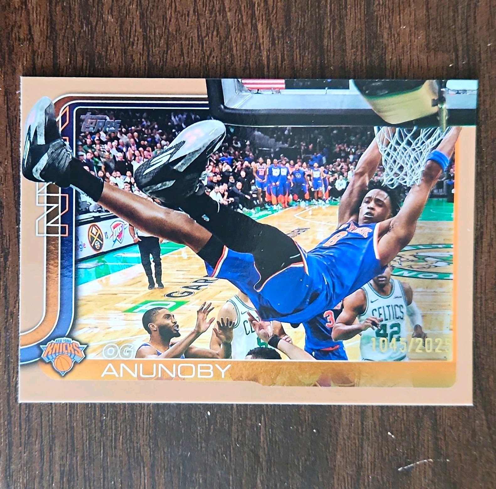Topps 2025-26 OG Anunoby #15 New York Knicks Gold Parallel /2025 Numbered Card