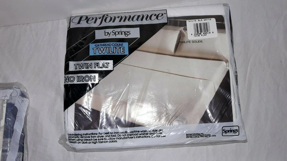 3 paquetes de sábanas planas y ajustables Performance By Springs, hechas en EE. UU. Foto 2 de 4