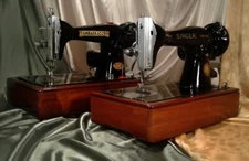 VINTAGE SINGER SEWING MACHINE  WOOD BASE