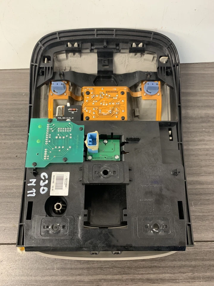 LUZ TECHO INTERIOR DELANTERO VOLVO C30 2009 (30721050) Foto 2 de 3