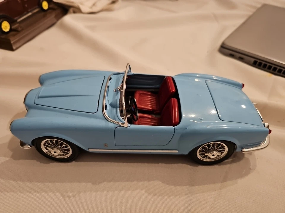 BBurago 1:18 Scale Die Cast 1955 Lancia Aurelia B24 Spyder Convertible Sport Car - Image 3 of 4