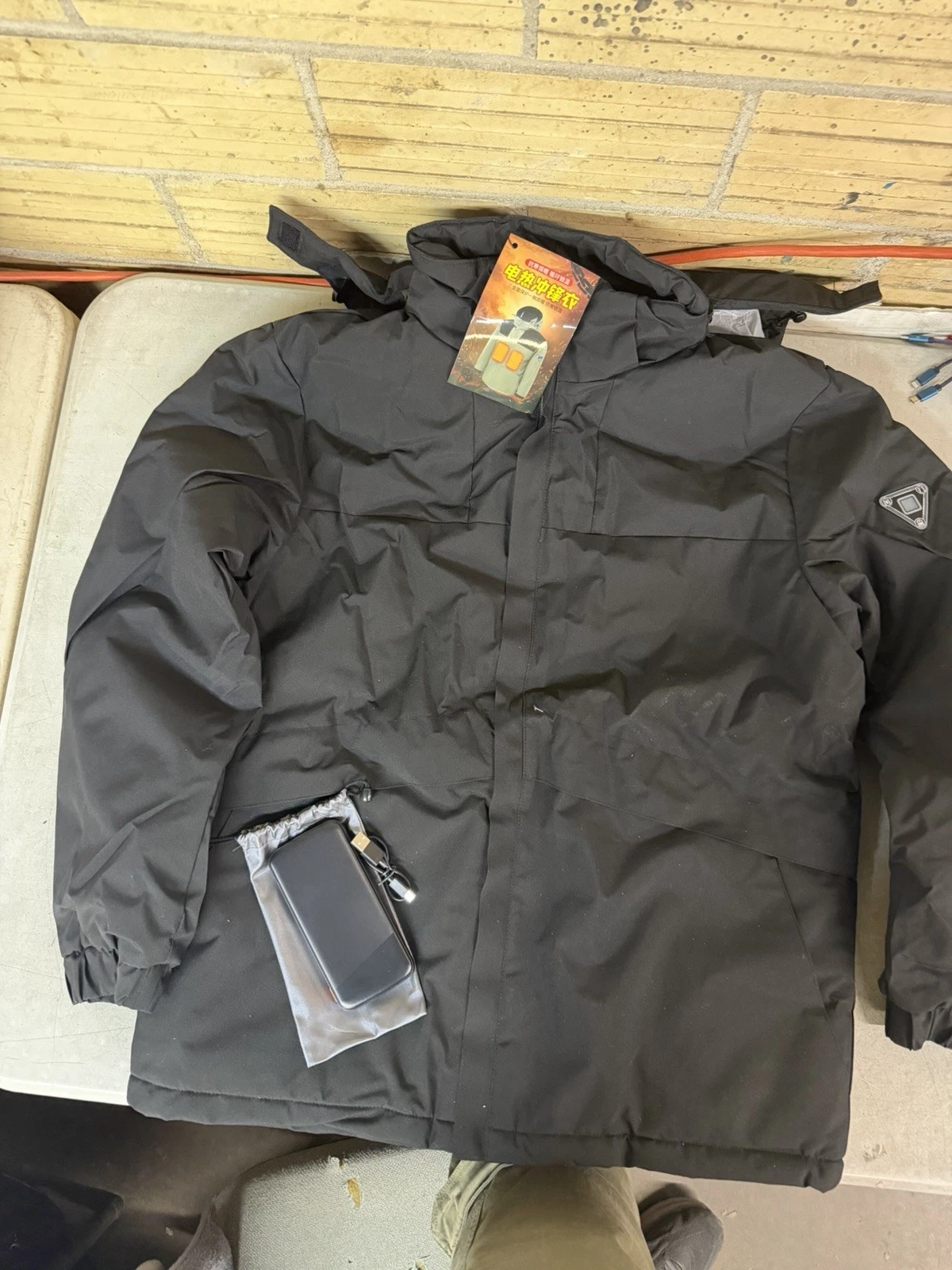NEW Yhucertk Heated Jacket Size: XL Color: Black