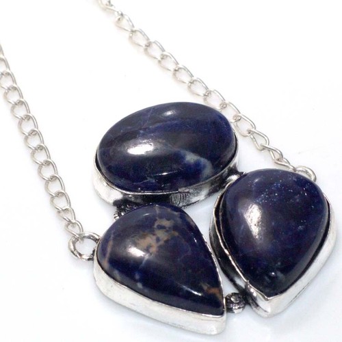 Pendentif Fleur En Sodalite Véritable Et Chaîne Plaquée Argent 925 – Artisanal
