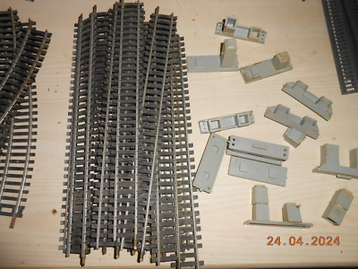 Gros Lot Rails Jouef HO - Rails Courbes, Droits, Porte-rails, Barrière, Transformateur - À Restaurer
