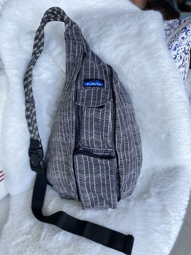 Kavu Sling Rope Crossbody Black White Chevron Strip. - Picture 4 of 17