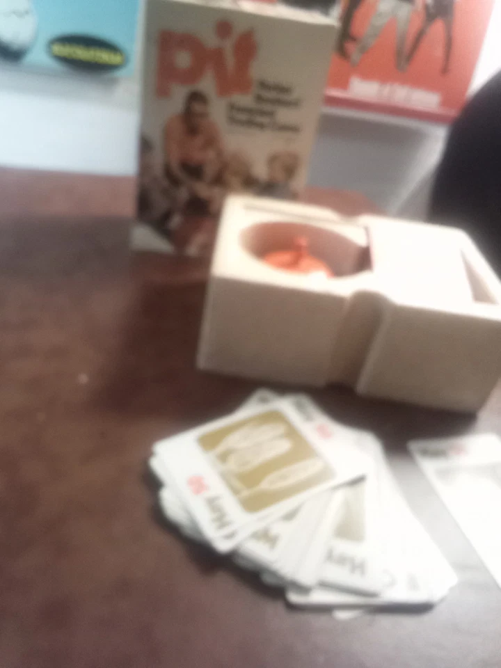 1973 Parker Brothers PIT Card Game w/ Bell No Instructions Great Condition Look! - Image 4 of 4