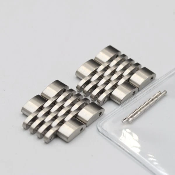 Bracelet montre homme/femme Gucci authentique 4 maillons 126,2 pièces argent 18 mm