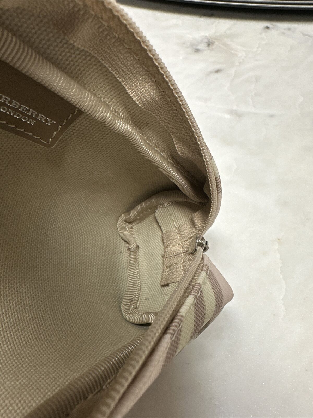Burberry London, pink nova check, zip shoulder bag - image 11