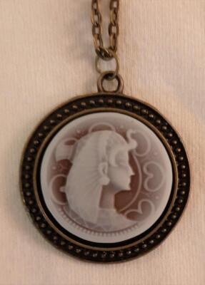 Lovely Bead Rim Brasstone Coffee & Cream Nefertiti Goddess Pendant Necklace