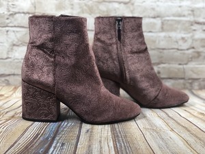 mauve boots