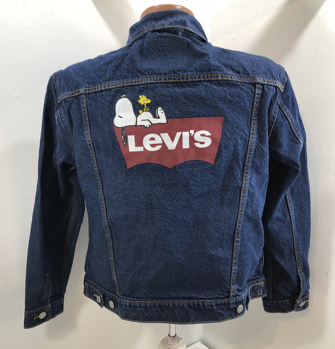 levi's snoopy denim jacket