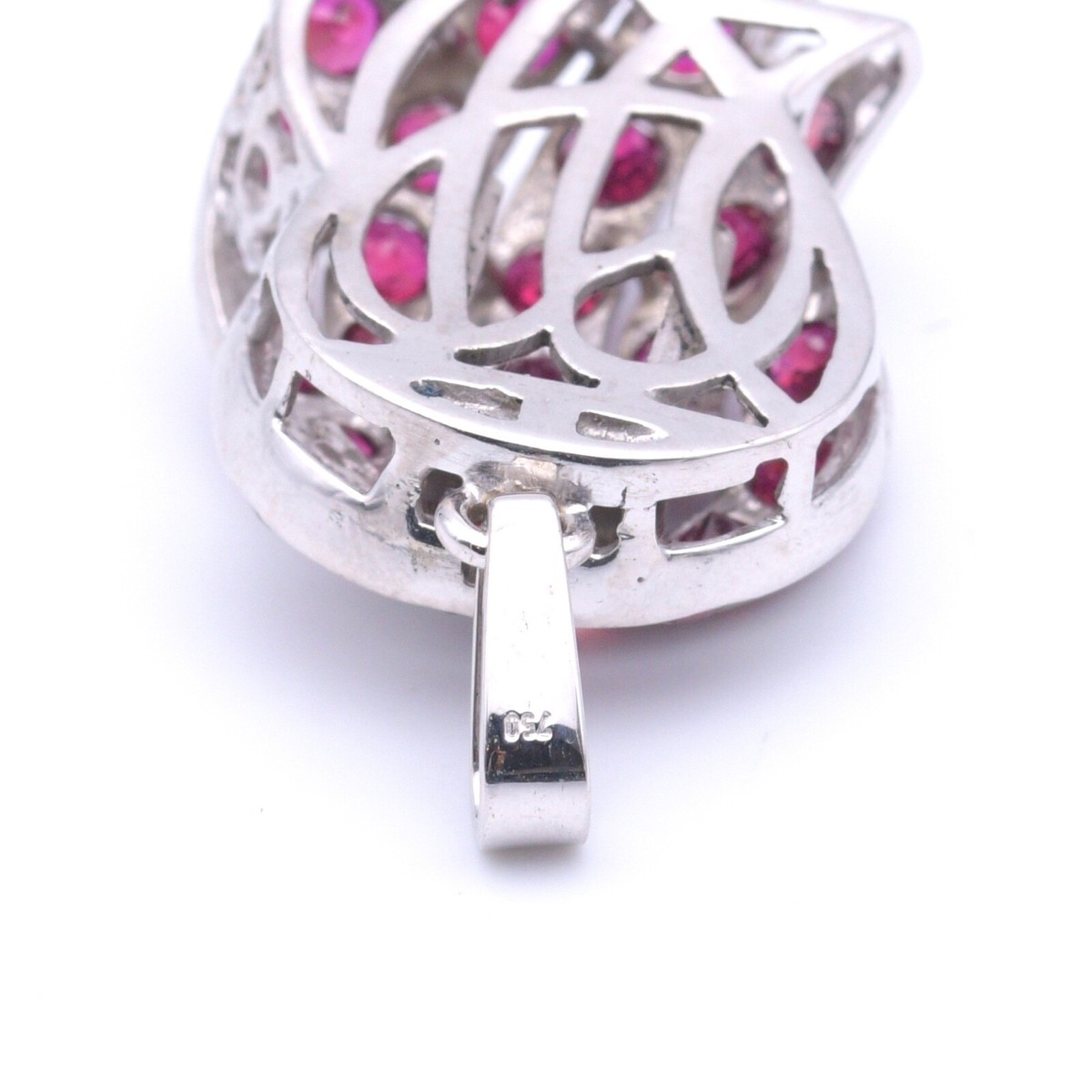 Siam Thailand Ruby Pendant With Taubenblutroten Rubies IN 18 CT