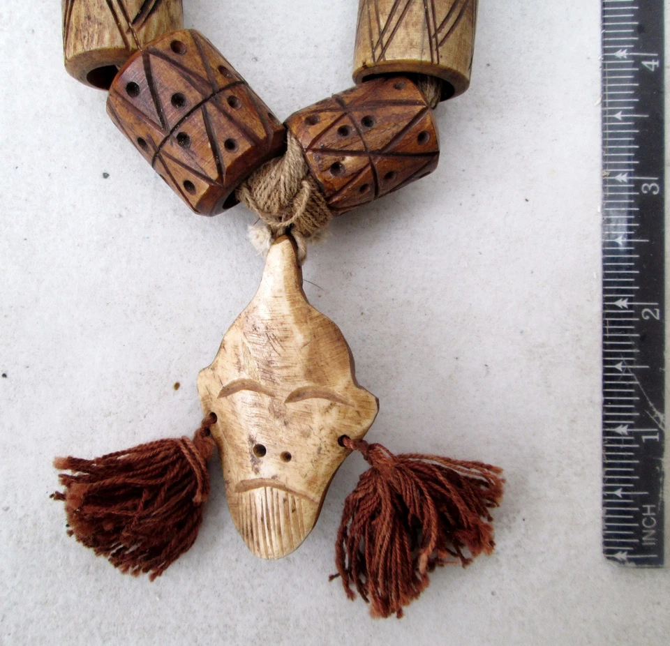 Collar Talismán Hueso de Ciervo Chamán Tribal Nagaland De Colección Foto 2 de 3