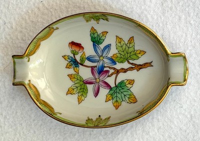Herend Victoria Aschenbecher, 9x6 cm, Blumenmuster, sehr gut erhalten
