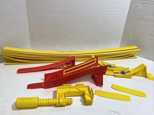Vintage Hot Wheels 1988 G-Force Stunt Set Redline Yellow Blue Loop Track Parts