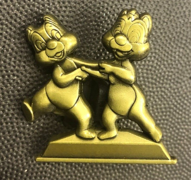 Disney pin 112578 Chip and Dale Annual Passholder Bronze Statue Disney World
