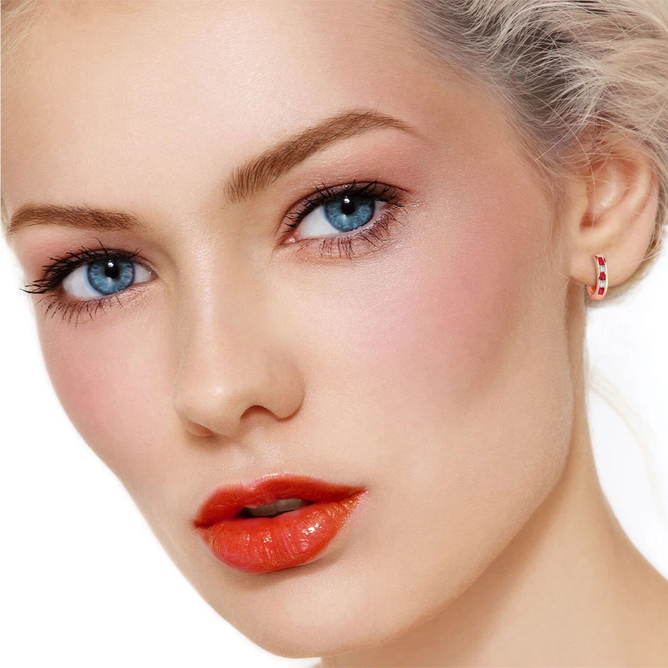 Pendientes tipo argolla de topacio blanco rubí oro rosa macizo de 14 quilates de 1,26 quilates Foto 3 de 4