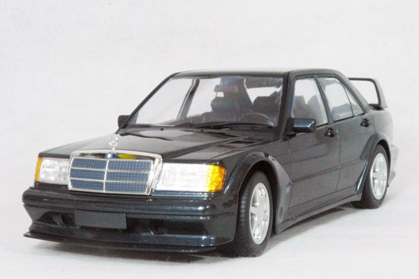 1/18 MERCEDES BENZ 190E 2.5-16 EVO 2/BLUE BLACK METALLIC