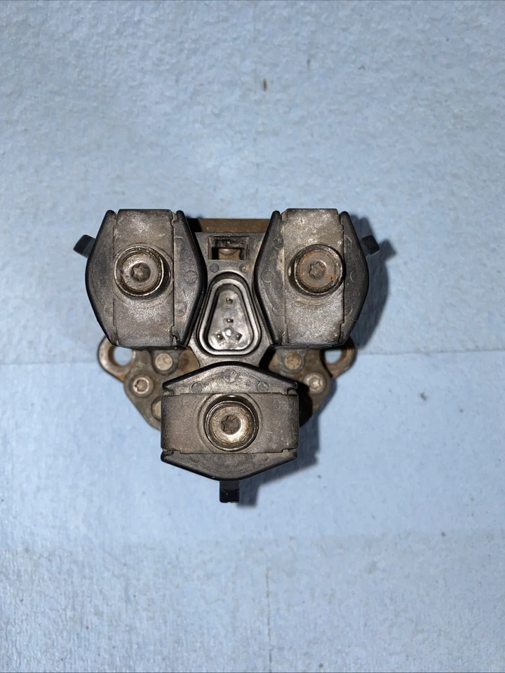 91-93 Park Avenue Ultra EGR Conjunto de Válvula com Parafusos e Tampa 3800 Supercharged - Imagem 3 de 4