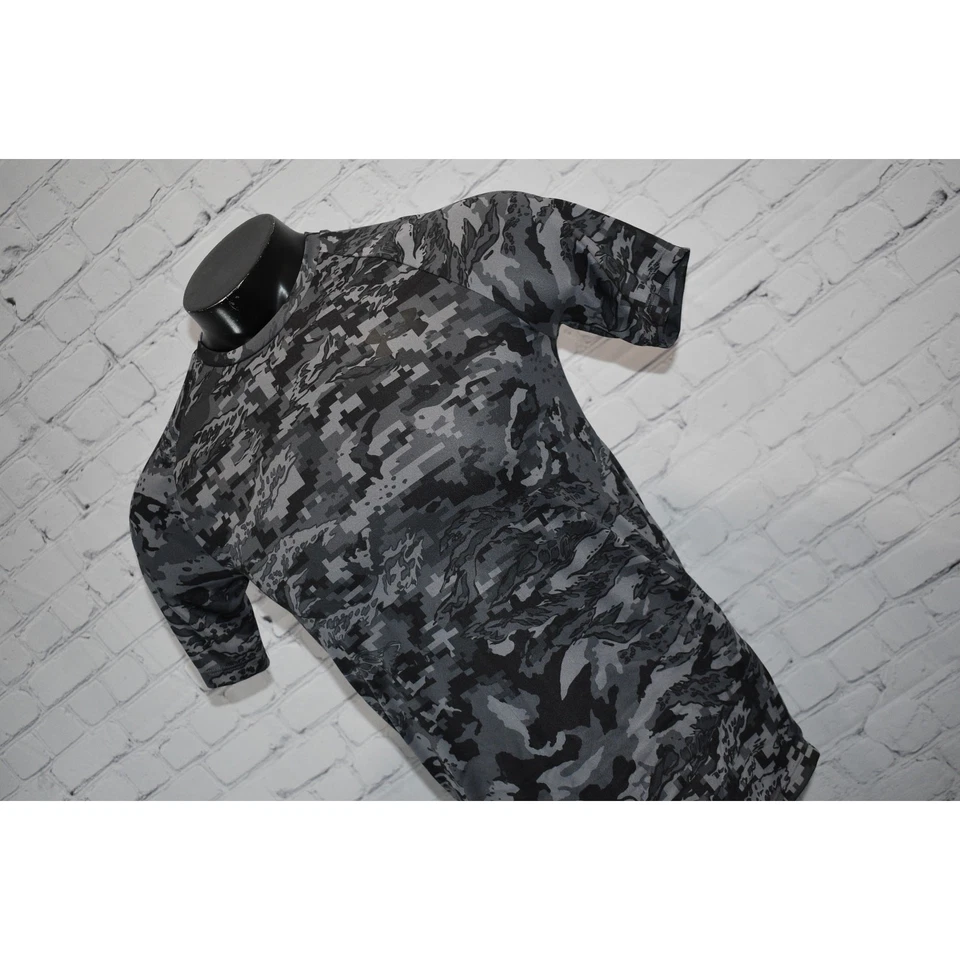 Under Armour Gym Shirt Mens Size XS Extra Small Performance HeatGear Gray Camo - Image 3 of 4