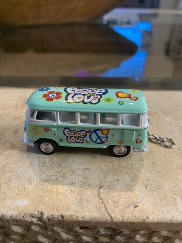1/64 Scale 1962 VW Bus Volkswagen Hippie Peace Love Van Keychain Kinsmart - Picture 3 of 5