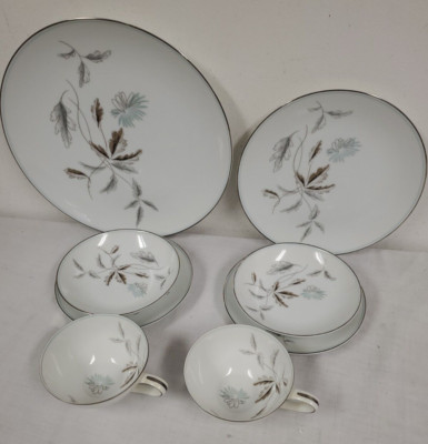 Noritake デザイン皿 VINTAGE NORITAKE MARLENE 6015 BLUE FLW PLATINUM TRIM RIM SOUP BOWL