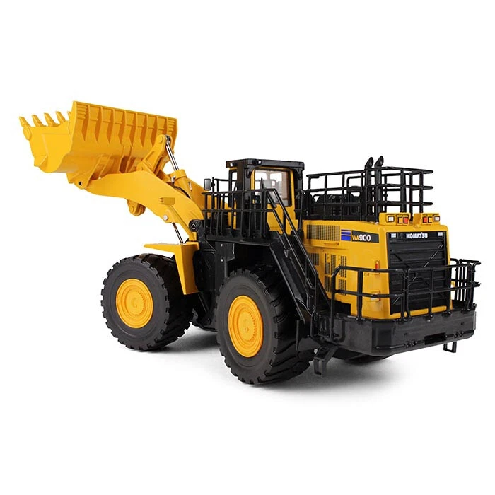 First Gear 50-3301 Komatsu WA900-3 Four Wheel Loader Mining Diecast Scale 1:50 - Image 2 of 2