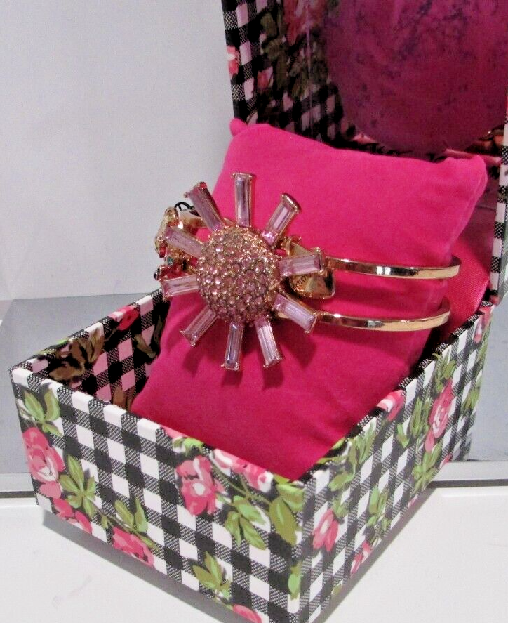 Betsey Johnson Daisy Flower Bracelet Hinged Cuff Pink Gold  display picture 1