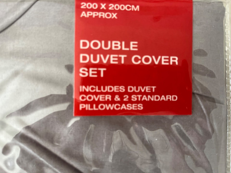 100 DEBENHAMS EGYPTIAN COTTON PERCALE PINTUCK DOUBLE DUVET COVER, GREY