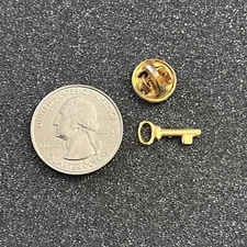 Gold Tone Key Award City ? Business Pin Pinback #44292