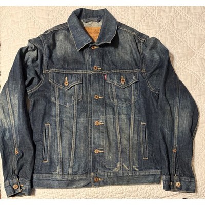 Levis Mens Denim Trucker Jacket Dark Wash Distressed Jean Jacket Blue Size M