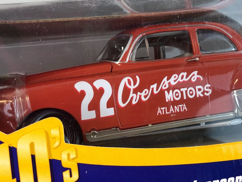 Action 1:24 Diecast NAPA RED BYRON 1949 OLDSMOBILE #22 Motores Ultramarinos Selados - Imagem 2 de 4