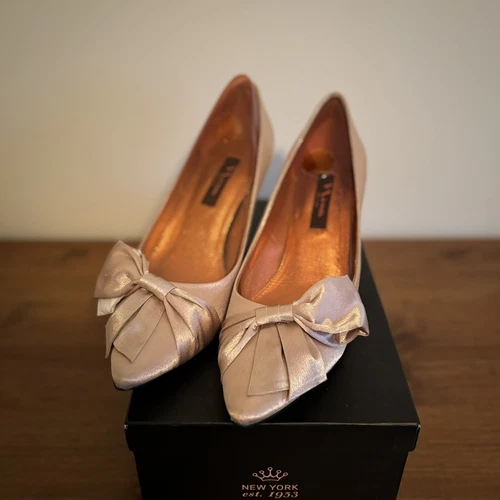 NINA (NY) WOMENS HI HEEL SHOES, SIZE 9M (SILVER SHINY) (WORN ONCE) 051424b W/BOX